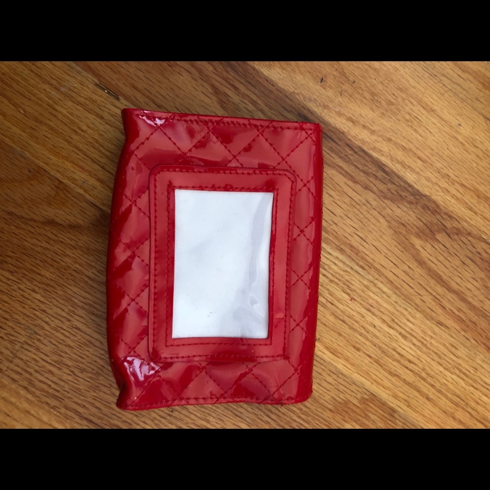 red wallet - Picture 2 of 3
